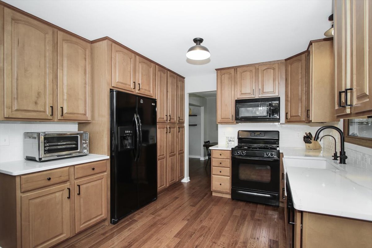 1179 Hanover Drive, Batavia, IL 60510