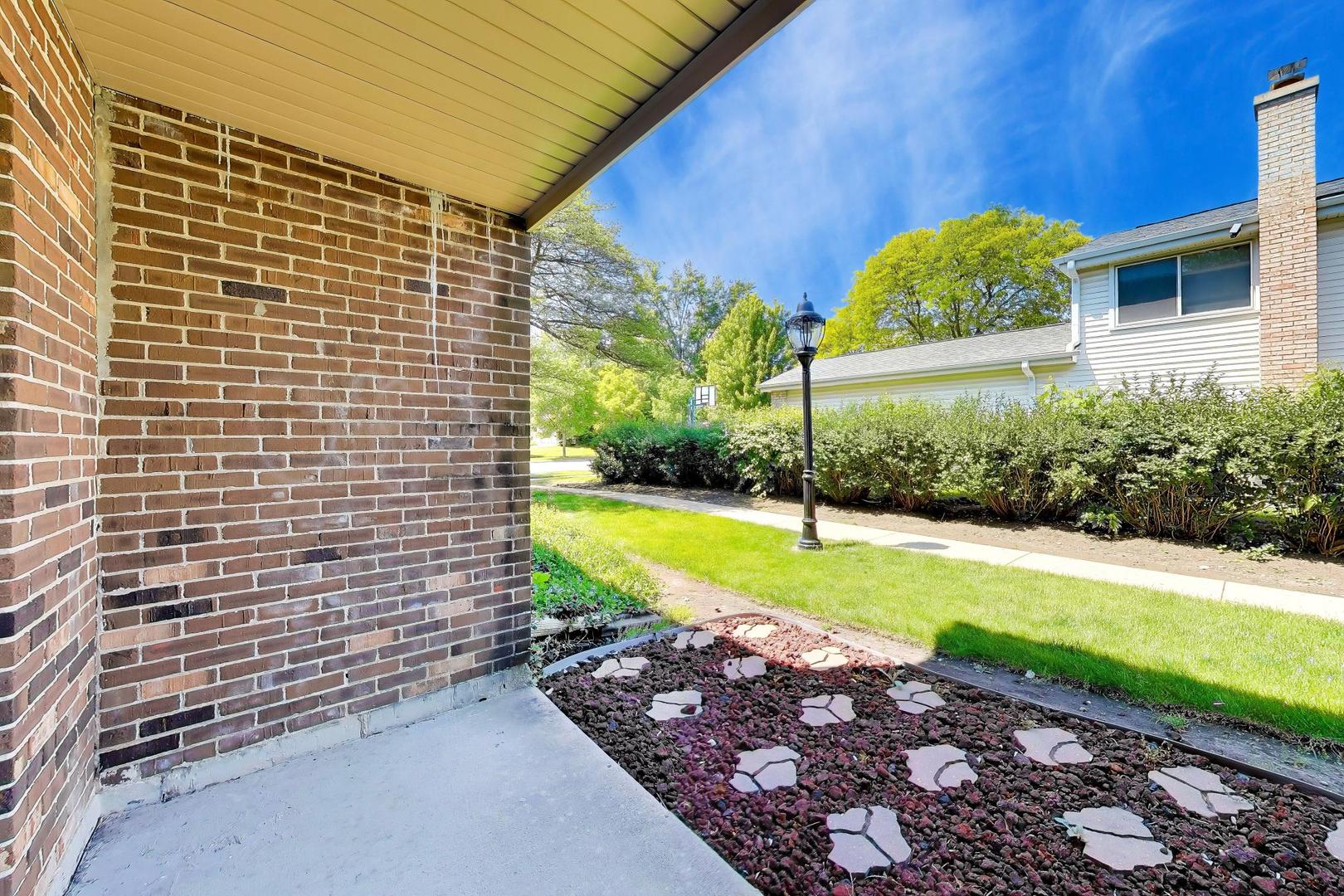 906 W Alleghany Drive #1B, Arlington Heights, IL 60004