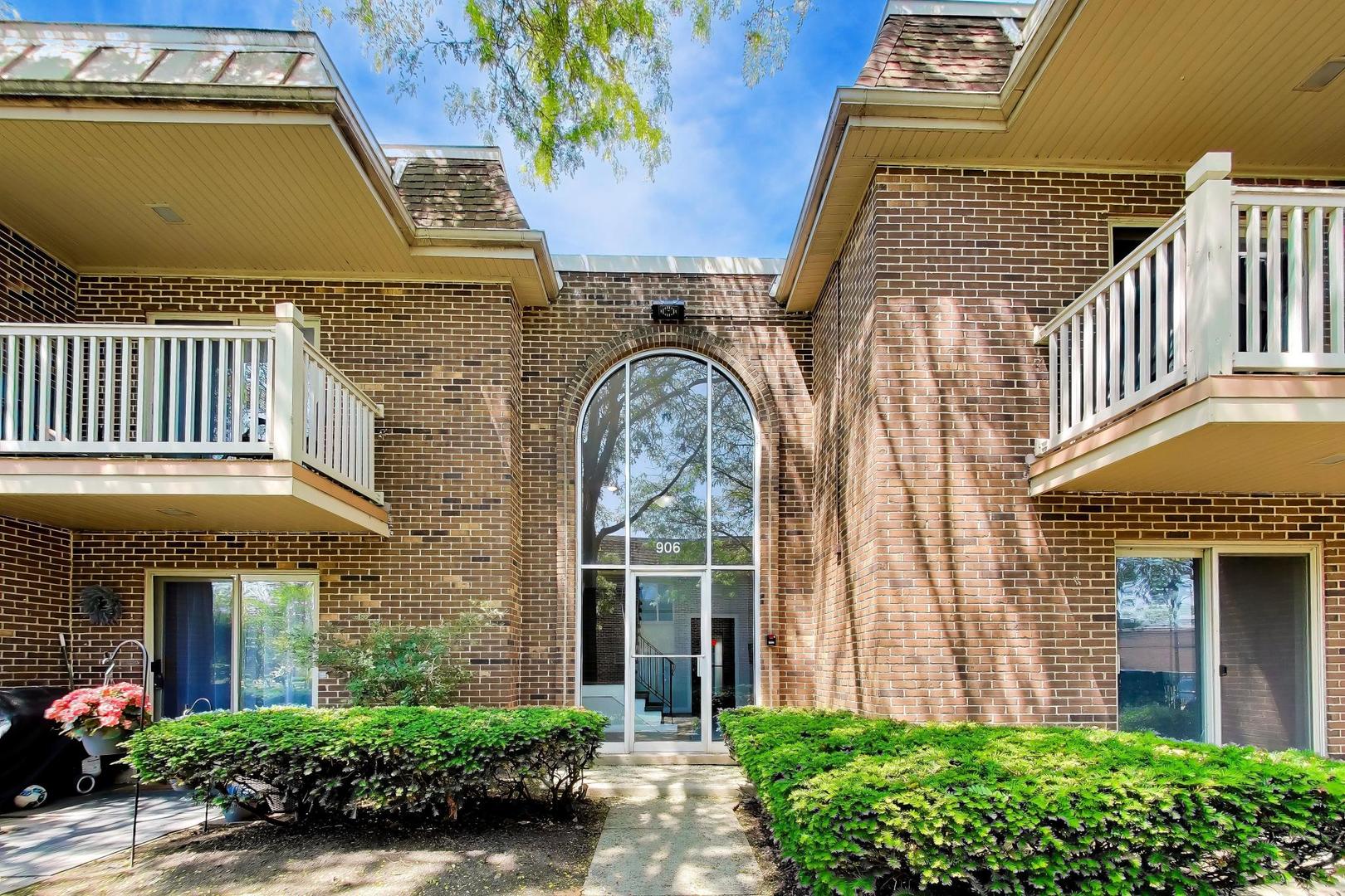 906 W Alleghany Drive #1B, Arlington Heights, IL 60004