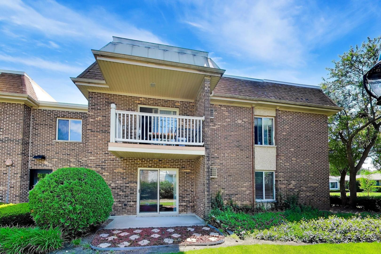 906 W Alleghany Drive #1B, Arlington Heights, IL 60004