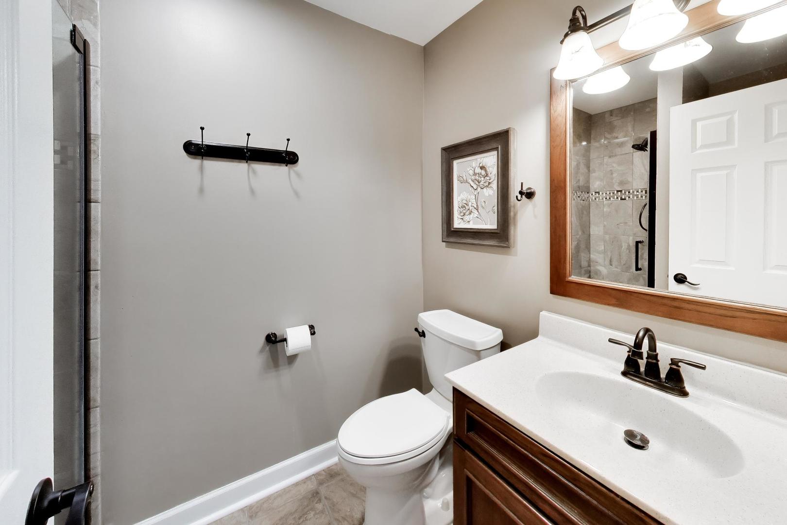 906 W Alleghany Drive #1B, Arlington Heights, IL 60004