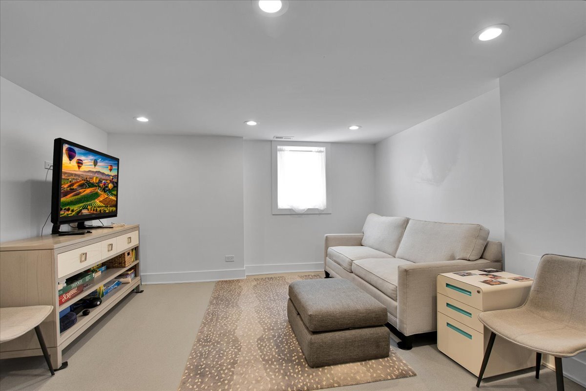 1639 N 77th Court, Elmwood Park, IL 60707