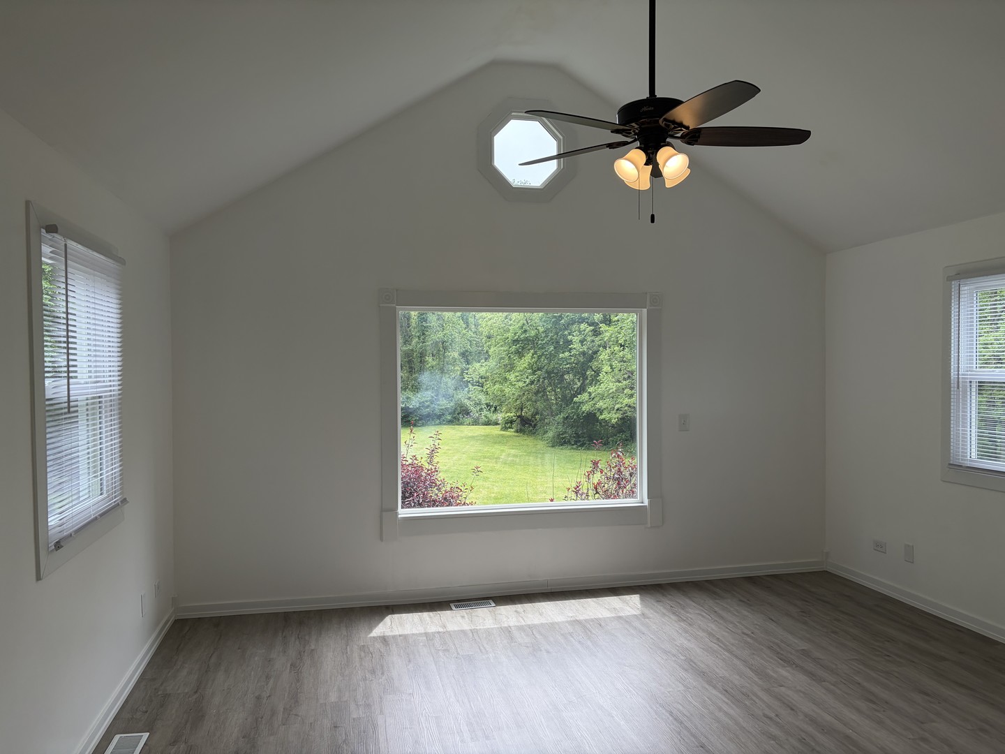 8365 W Lincoln Highway, Frankfort, IL 60423