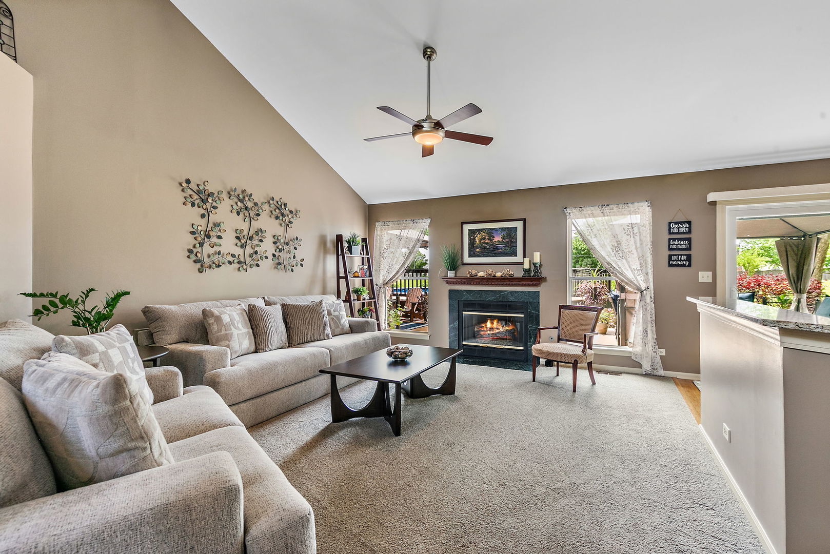 204 Dickens Trail, Elgin, IL 60120