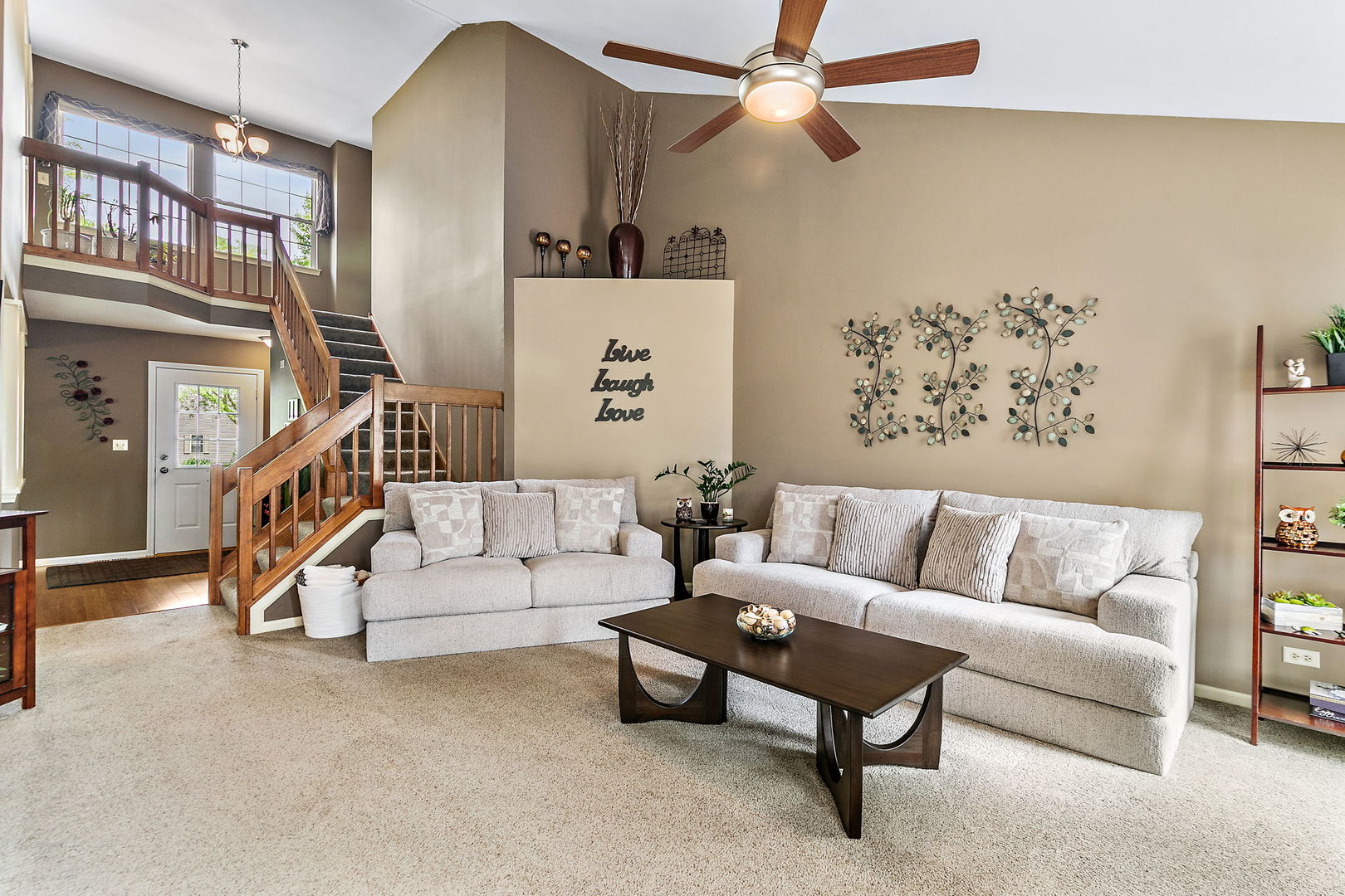 204 Dickens Trail, Elgin, IL 60120