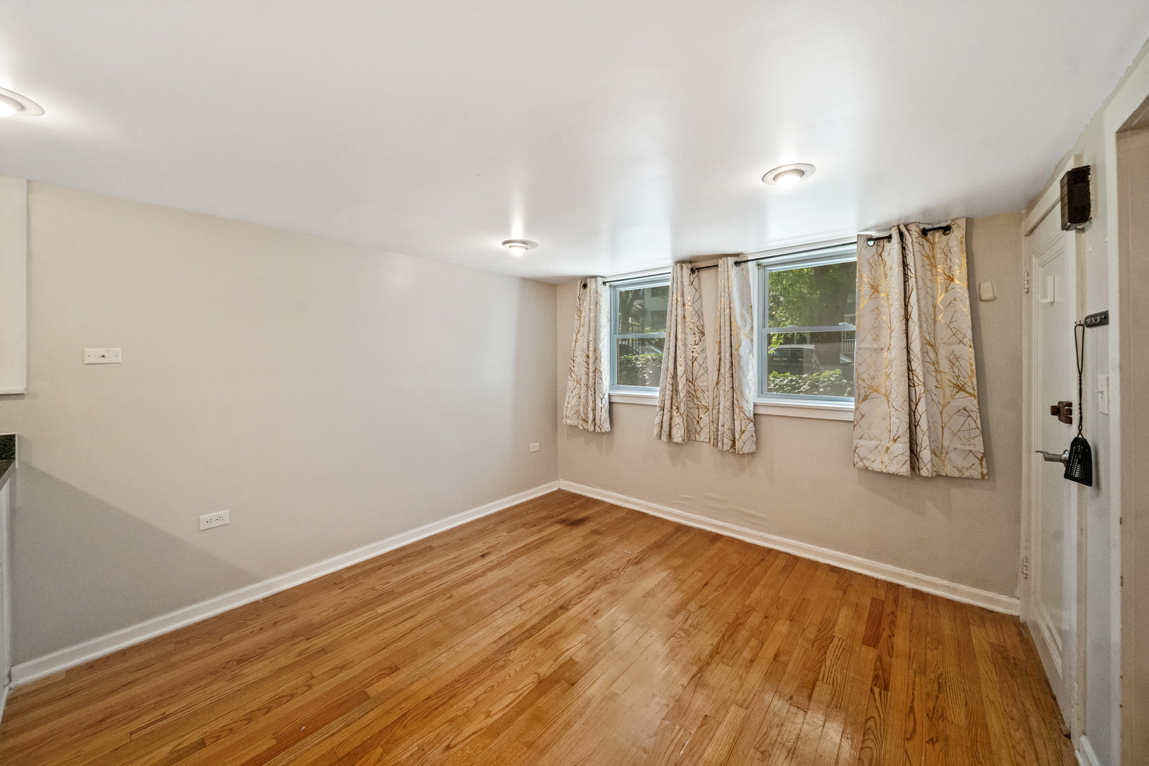 1448 W George Street, Chicago, IL 60657