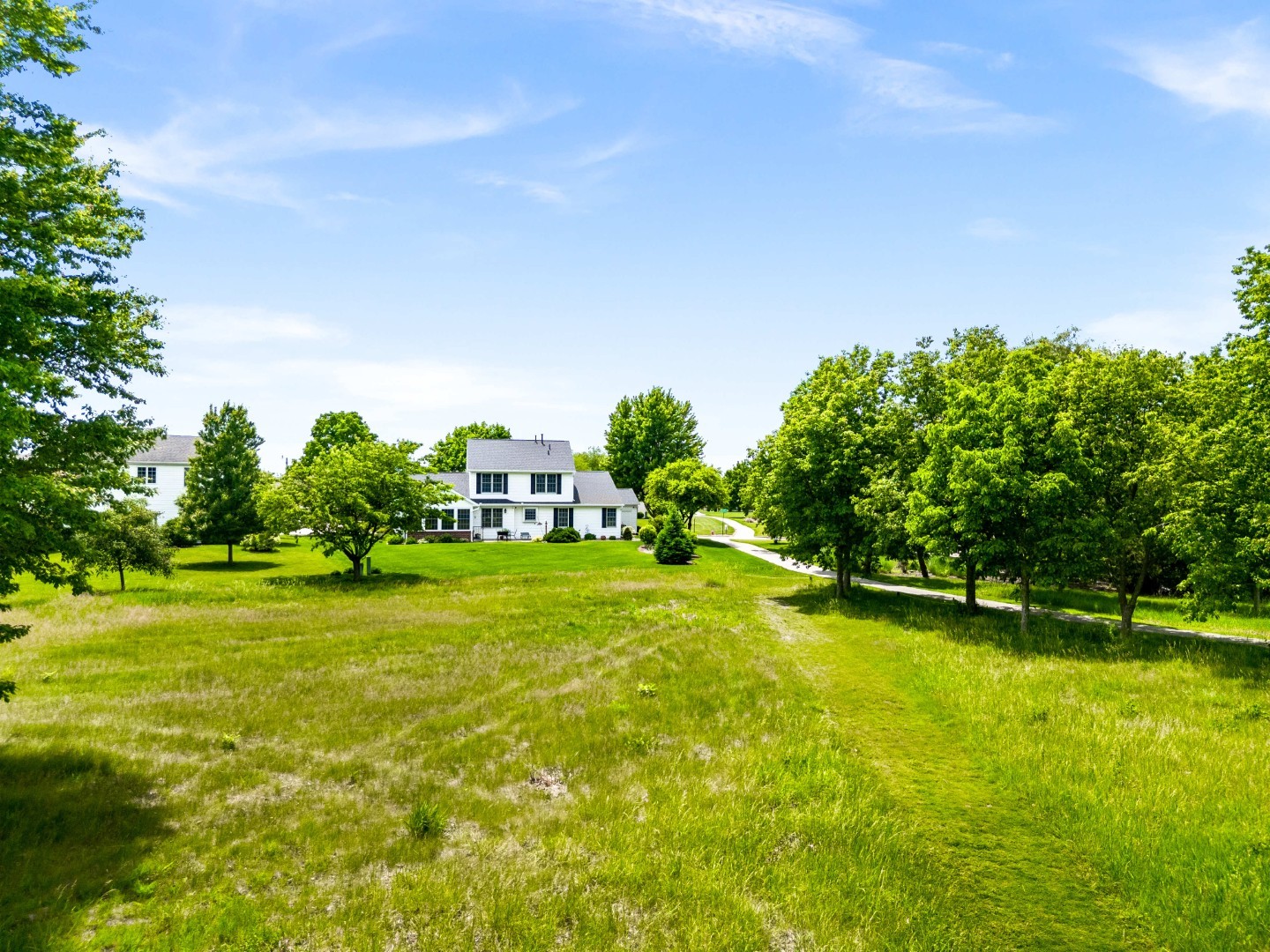 300 Whispering Pines Cc Lane, Normal, IL 61761
