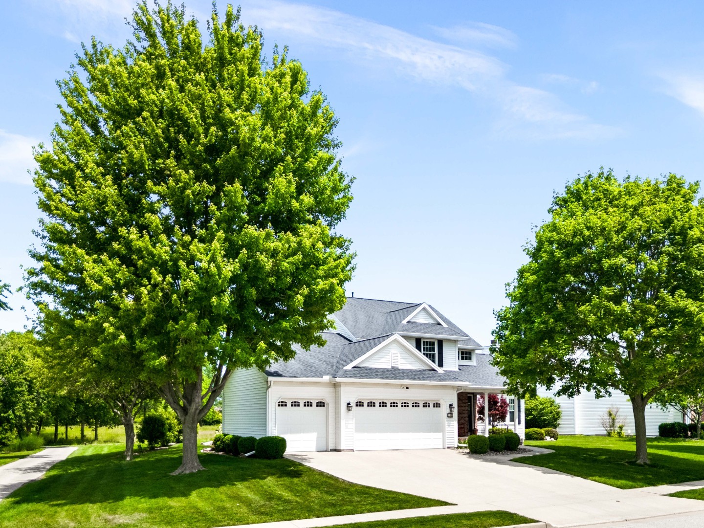 300 Whispering Pines Cc Lane, Normal, IL 61761