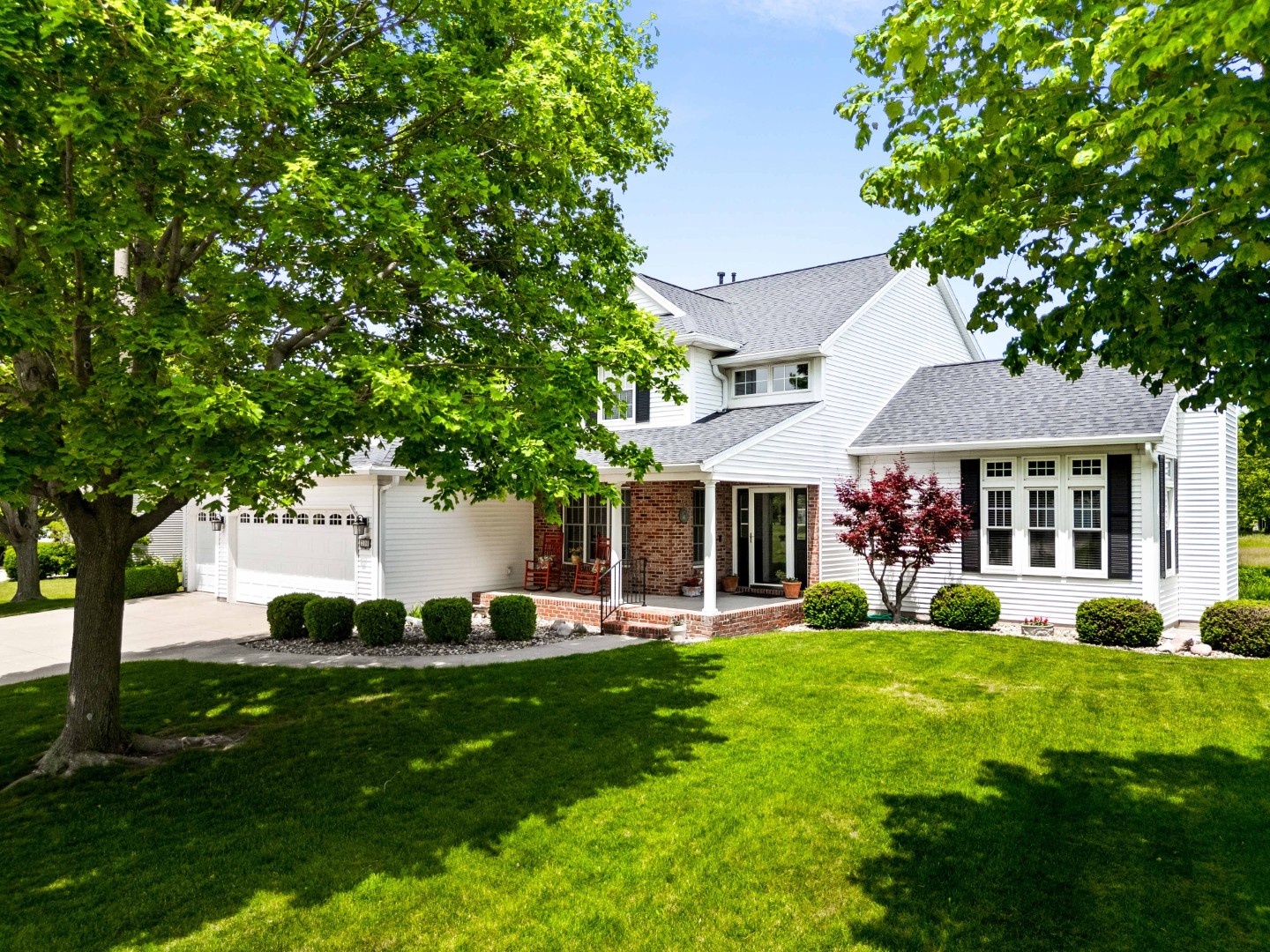 300 Whispering Pines Cc Lane, Normal, IL 61761