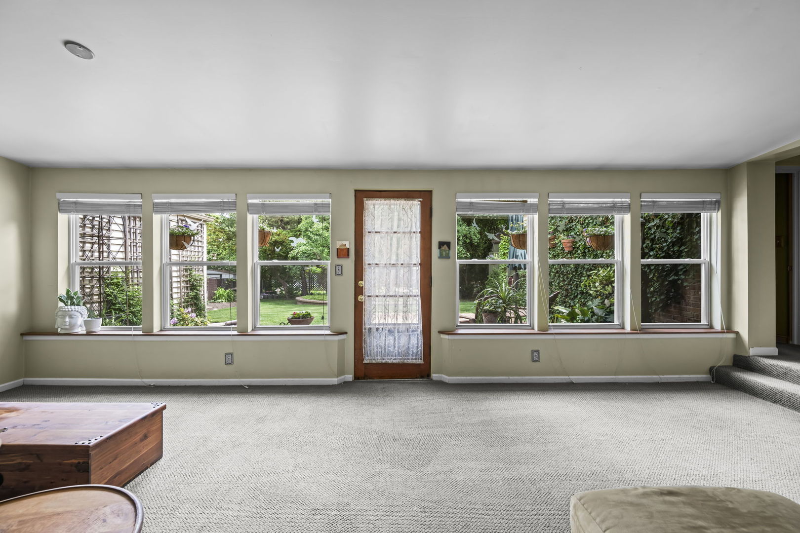 215 N Lincoln Lane, Arlington Heights, IL 60004