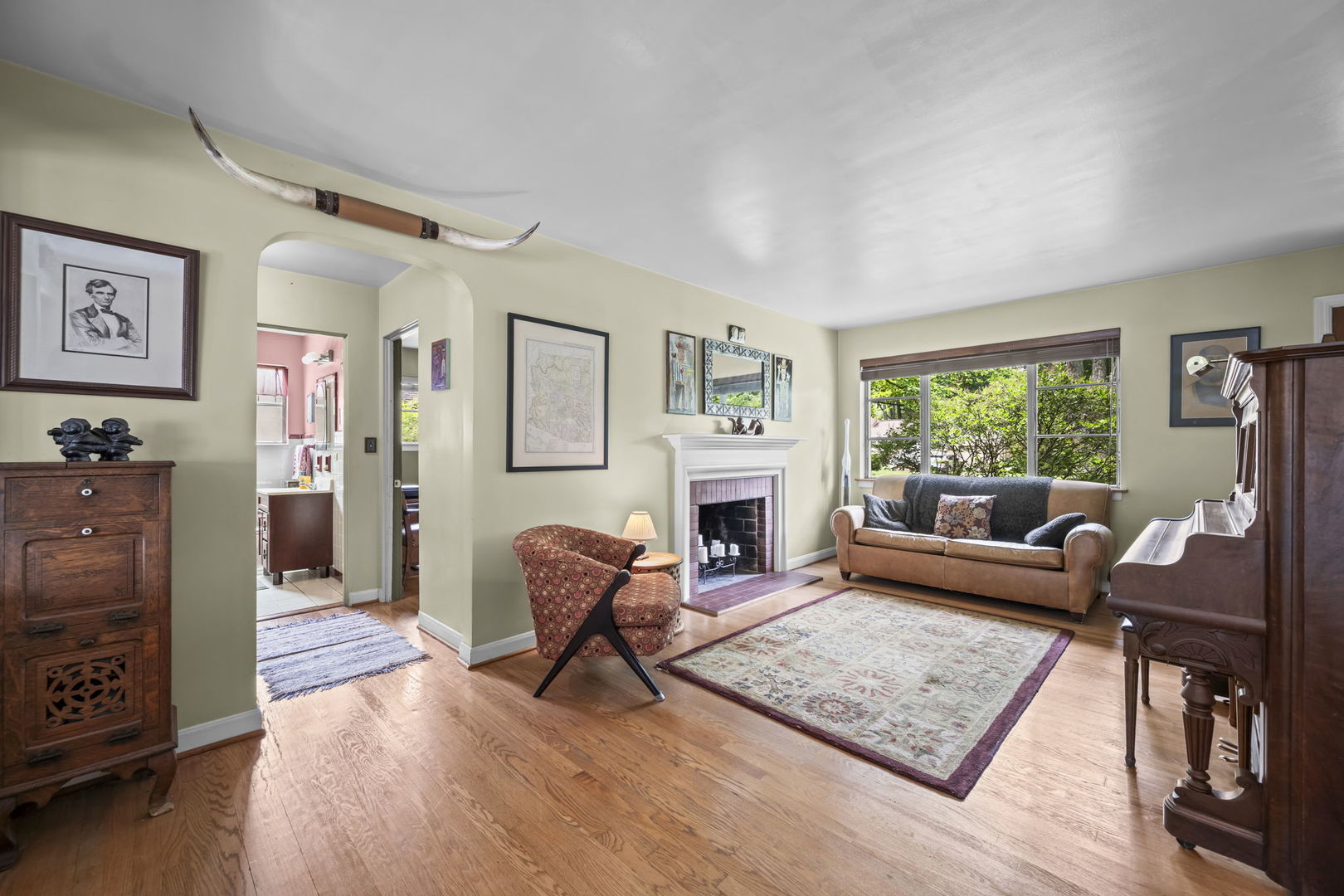 215 N Lincoln Lane, Arlington Heights, IL 60004