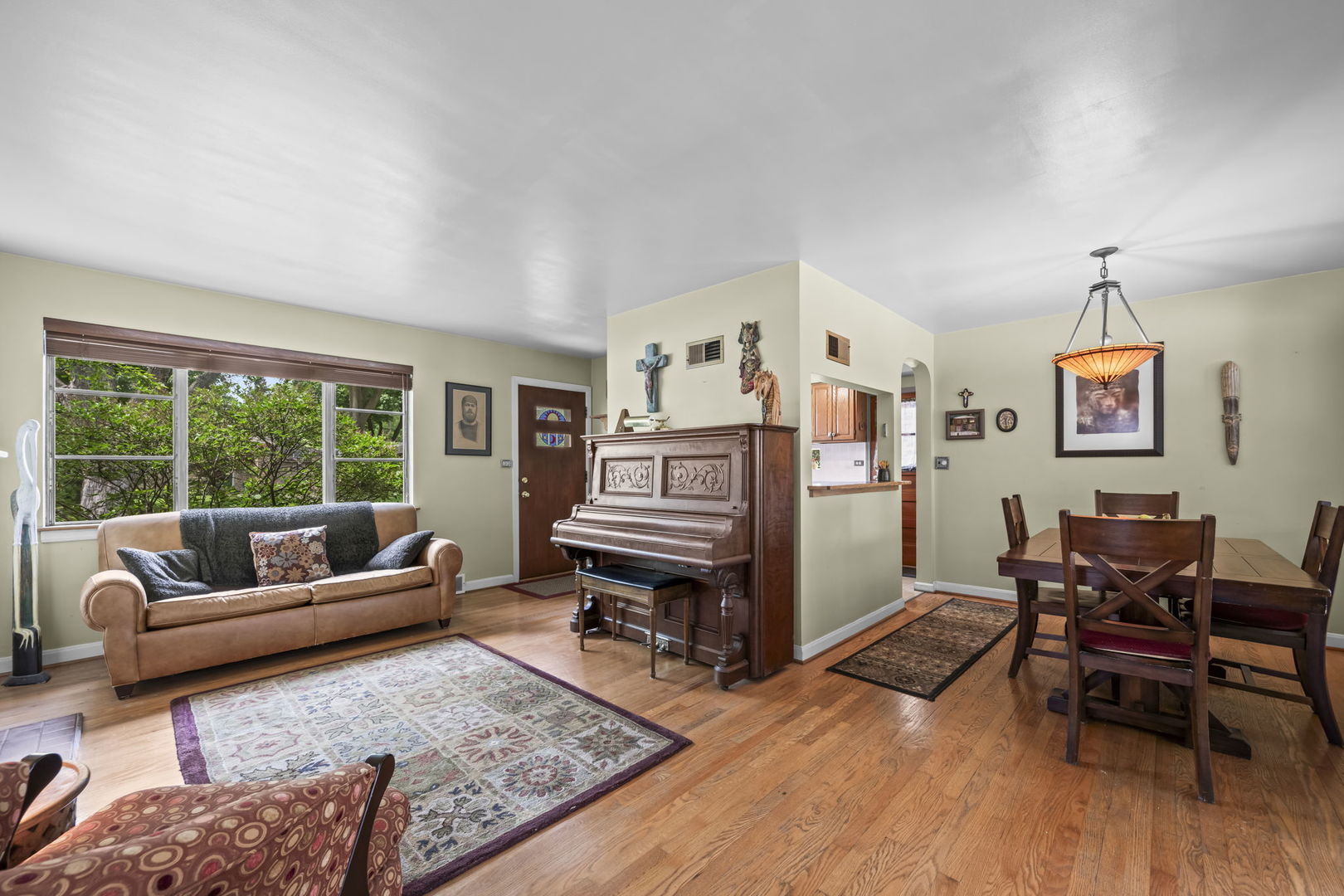 215 N Lincoln Lane, Arlington Heights, IL 60004