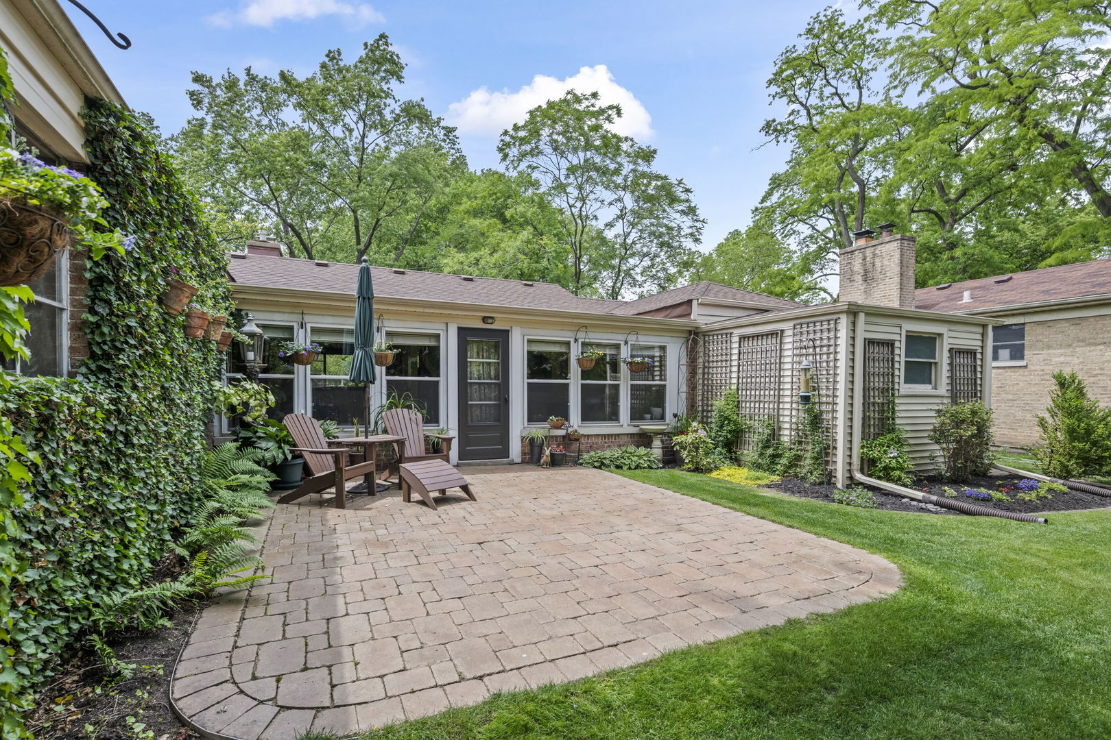 215 N Lincoln Lane, Arlington Heights, IL 60004