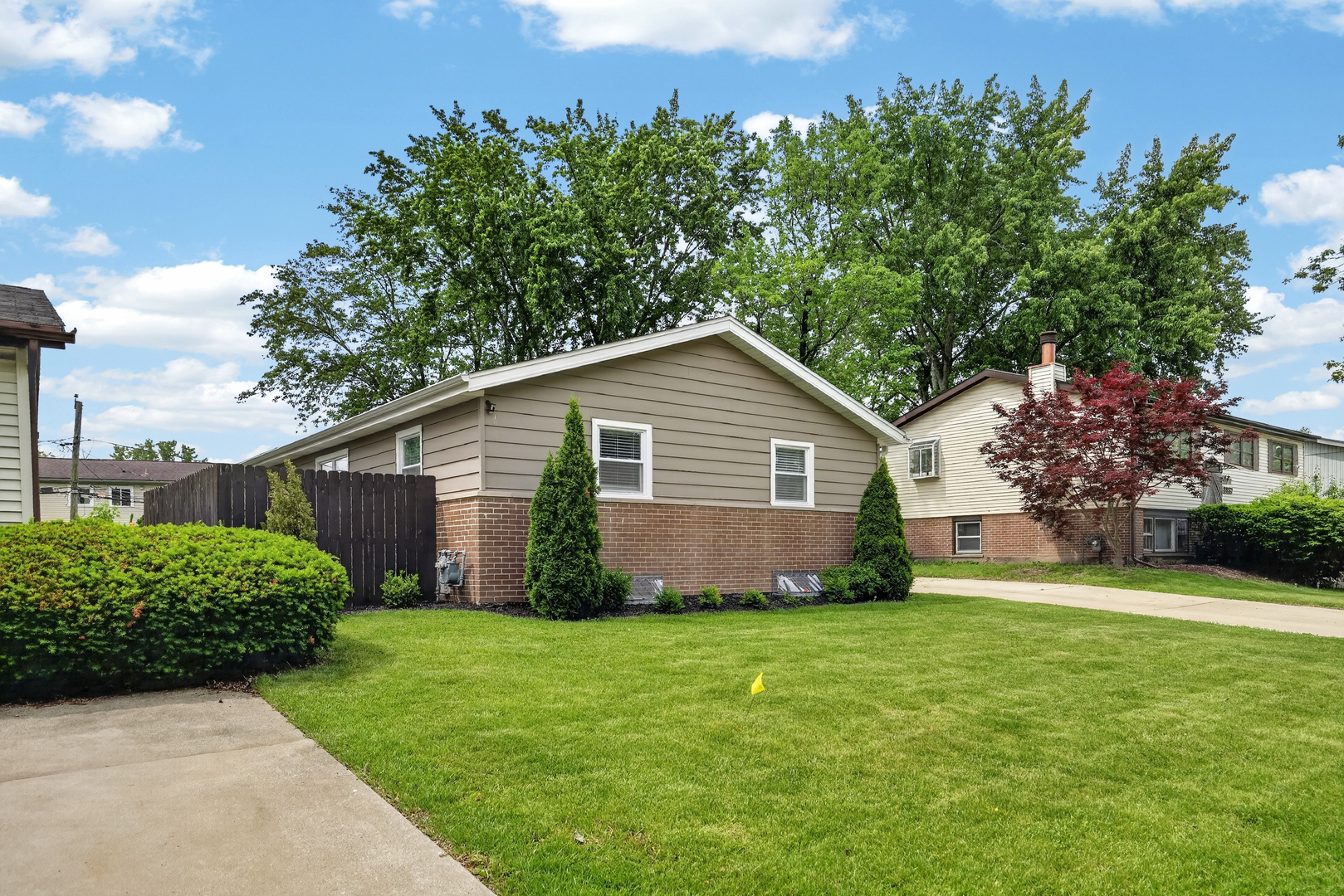 8931 Sandra Lane, Hickory Hills, IL 60457