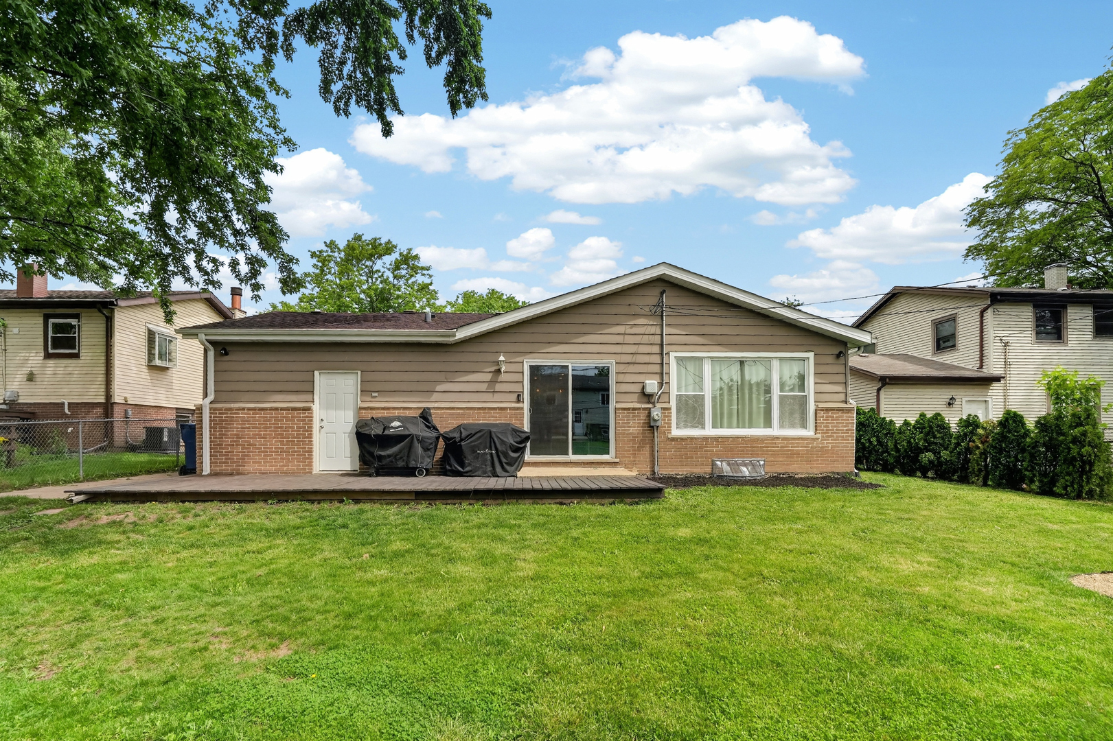8931 Sandra Lane, Hickory Hills, IL 60457