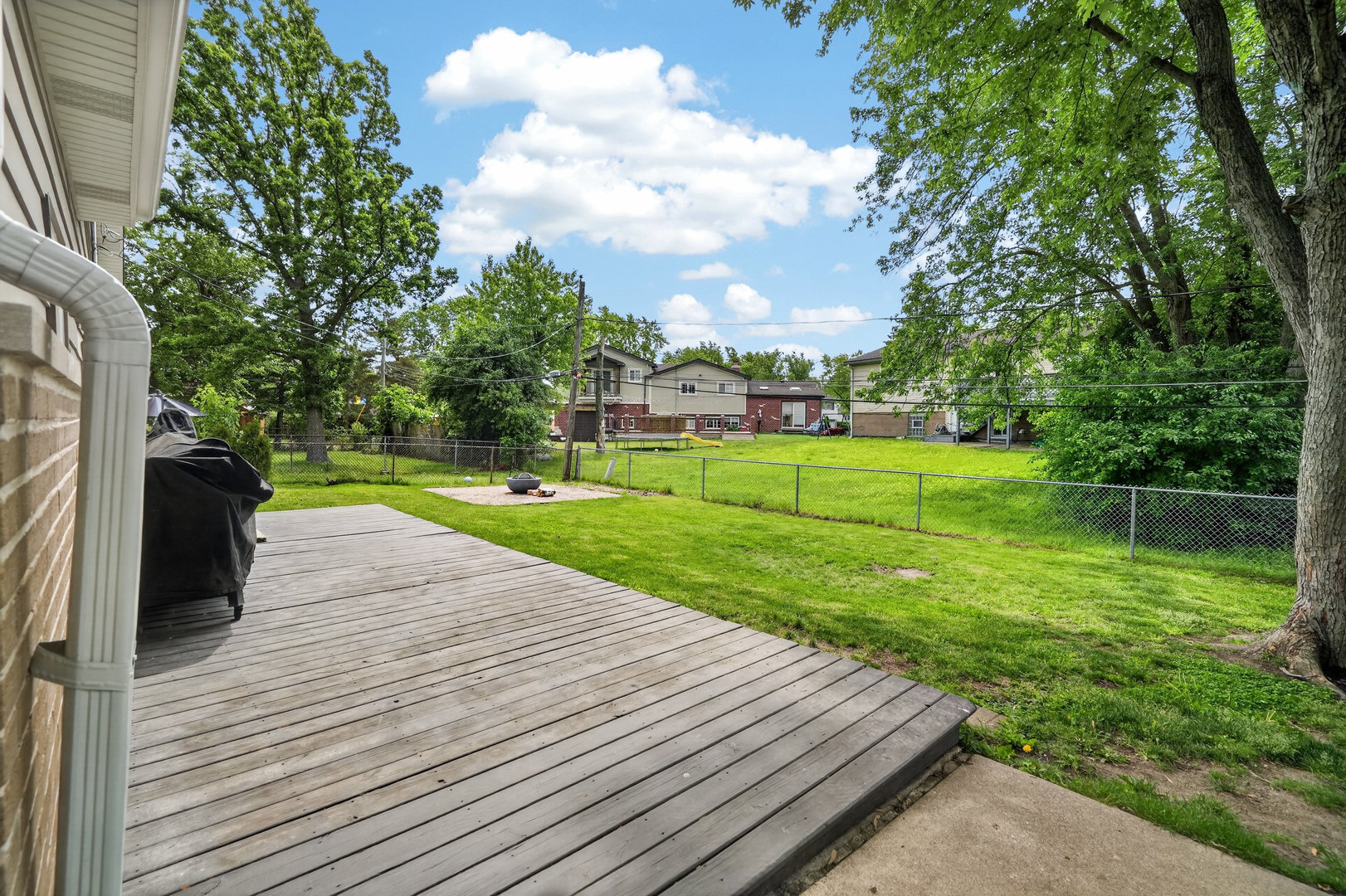 8931 Sandra Lane, Hickory Hills, IL 60457