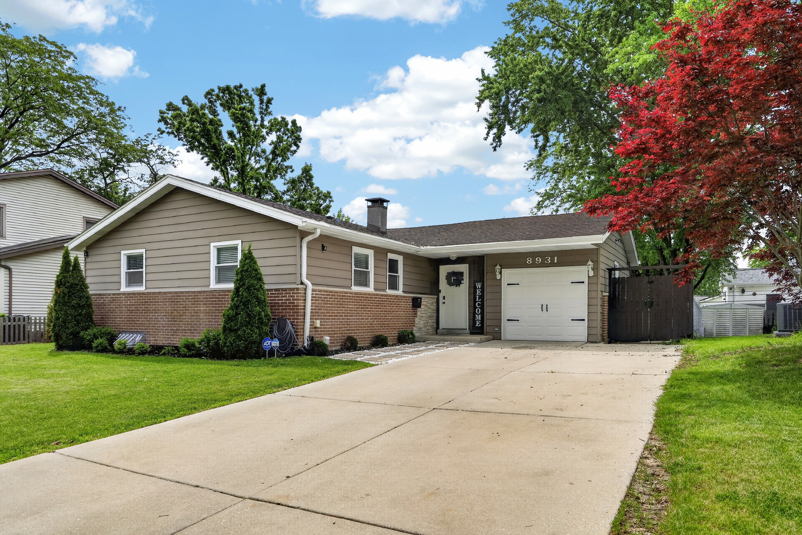 8931 Sandra Lane, Hickory Hills, IL 60457