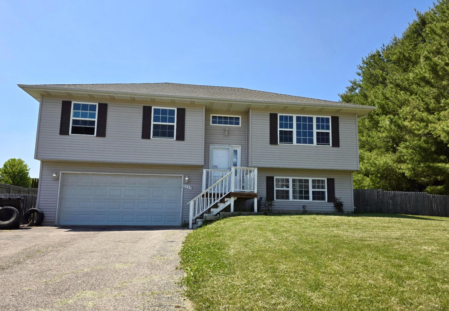 1020 Heritage Court, Hebron, IL 60034