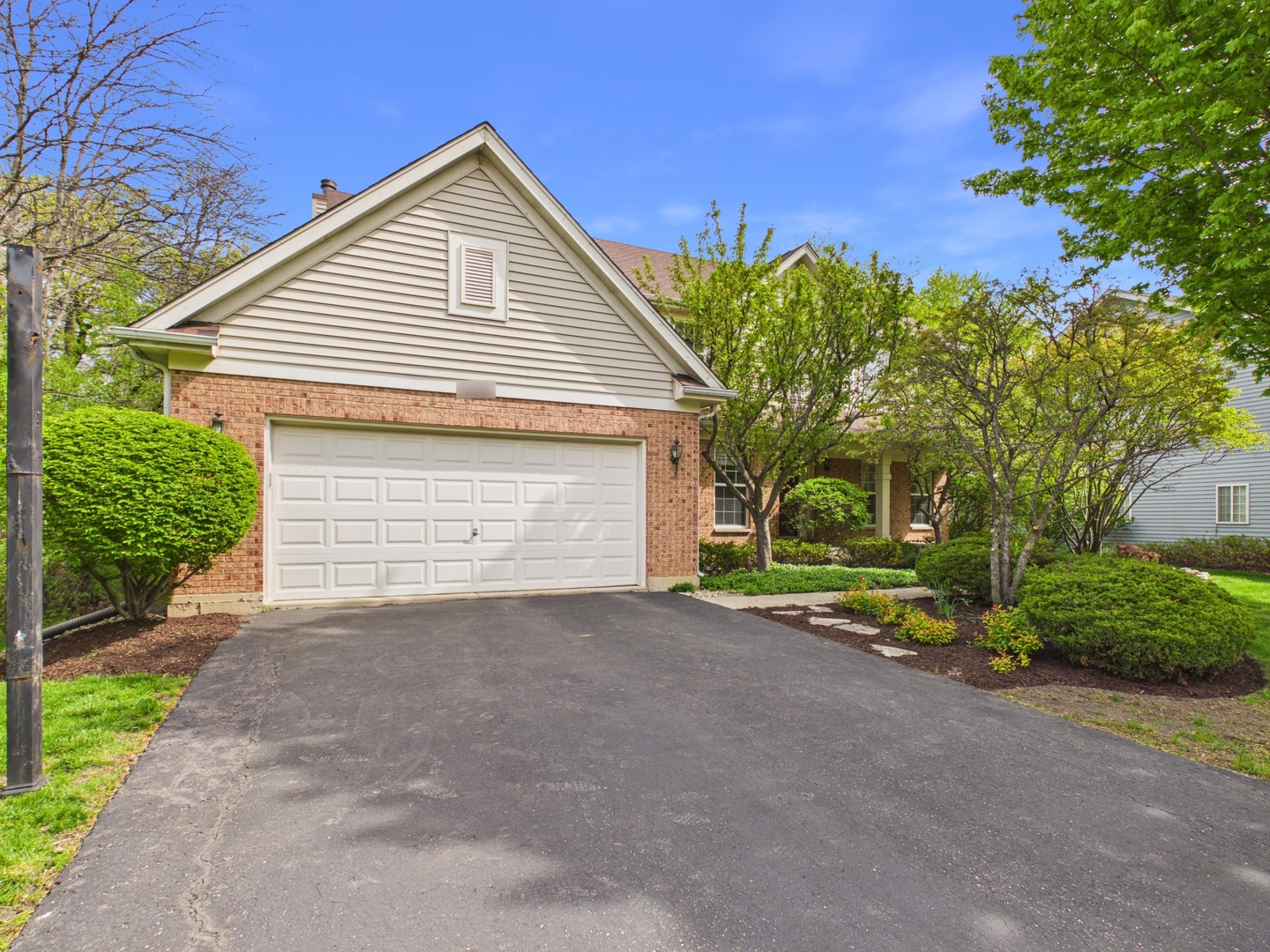 7486 Abbey Road, Gurnee, IL 60031