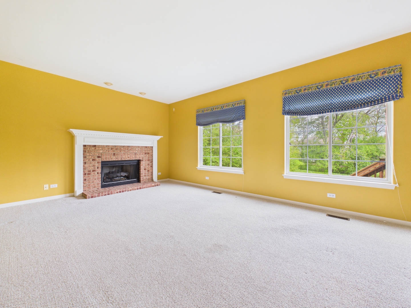 7486 Abbey Road, Gurnee, IL 60031
