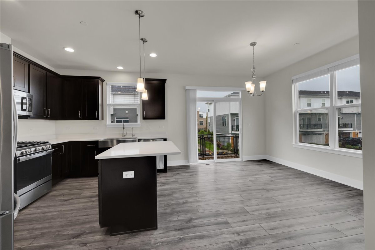 29w710 Cambridge Court, Warrenville, IL 60555