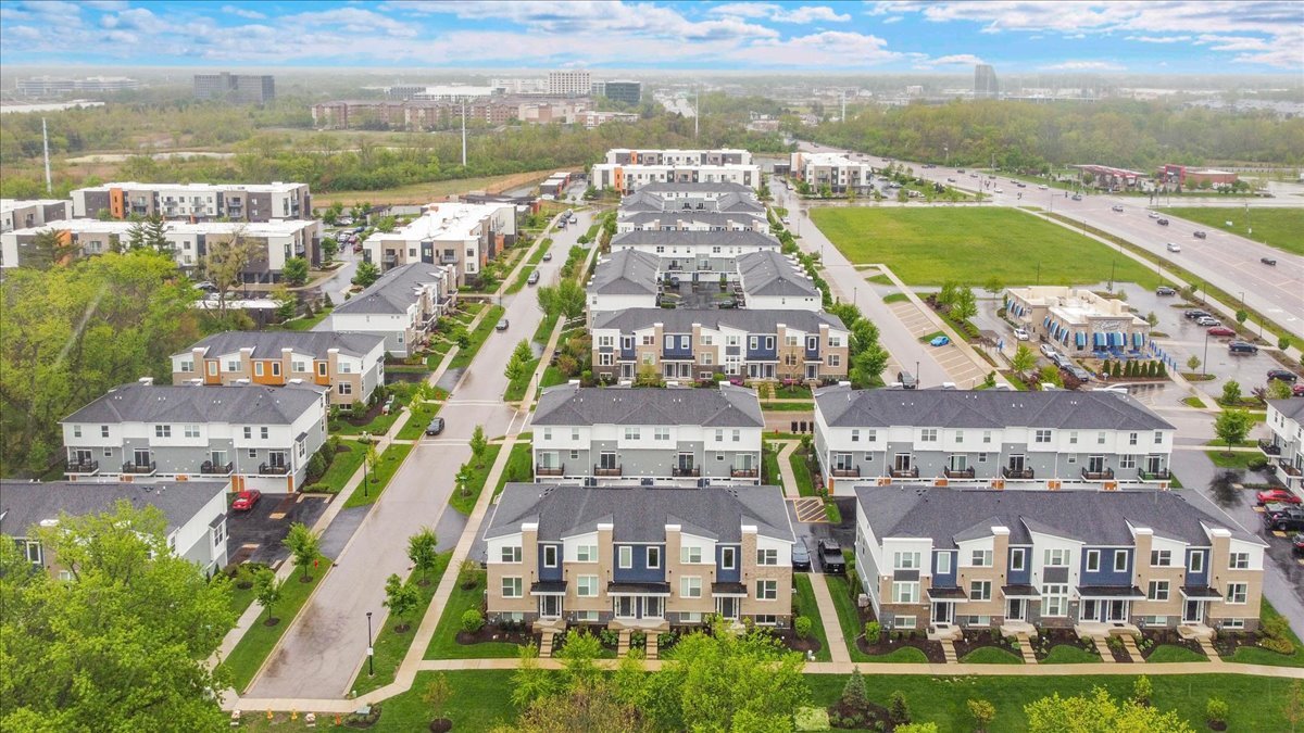 29w710 Cambridge Court, Warrenville, IL 60555