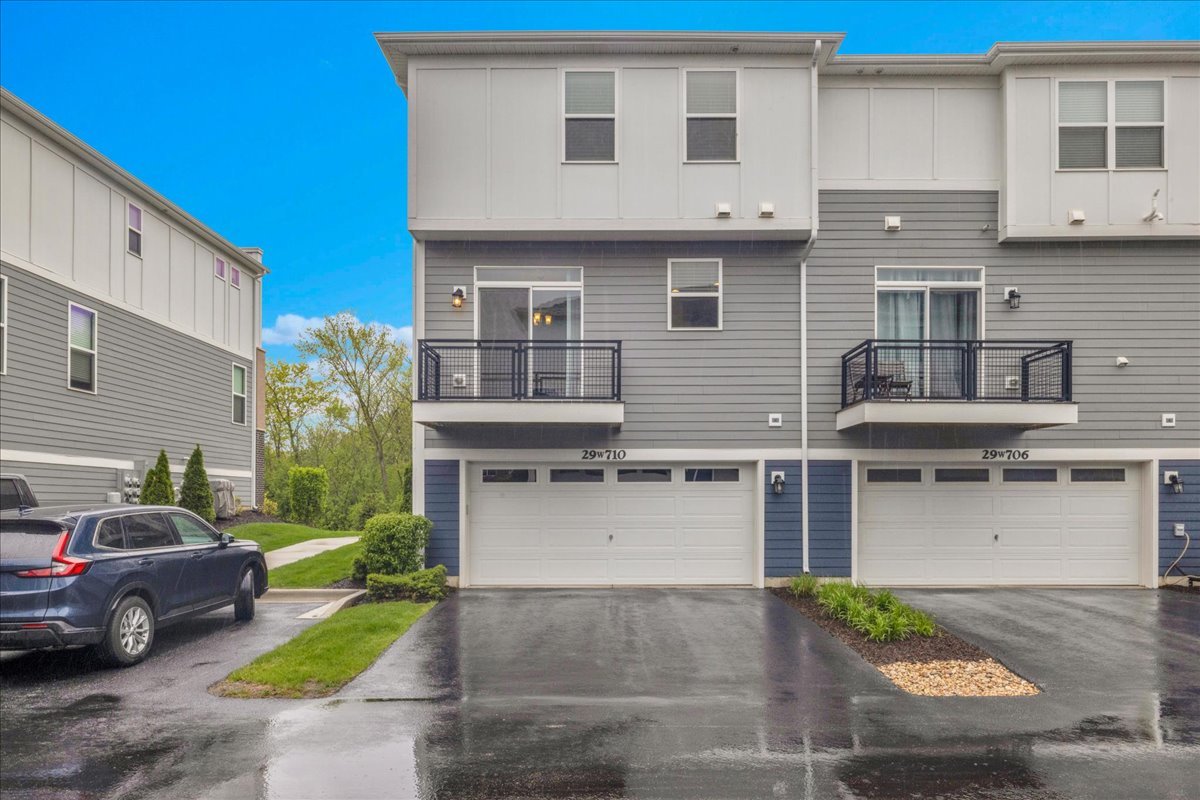 29w710 Cambridge Court, Warrenville, IL 60555