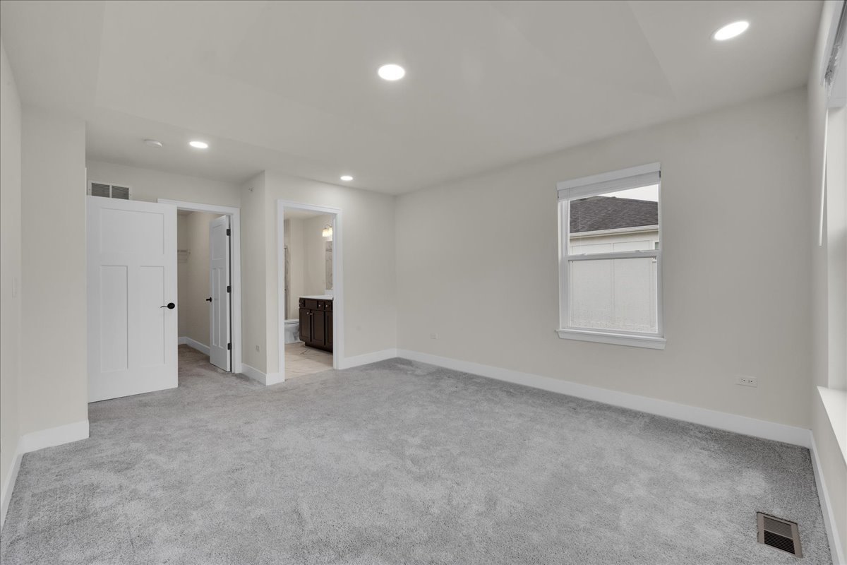 29w710 Cambridge Court, Warrenville, IL 60555
