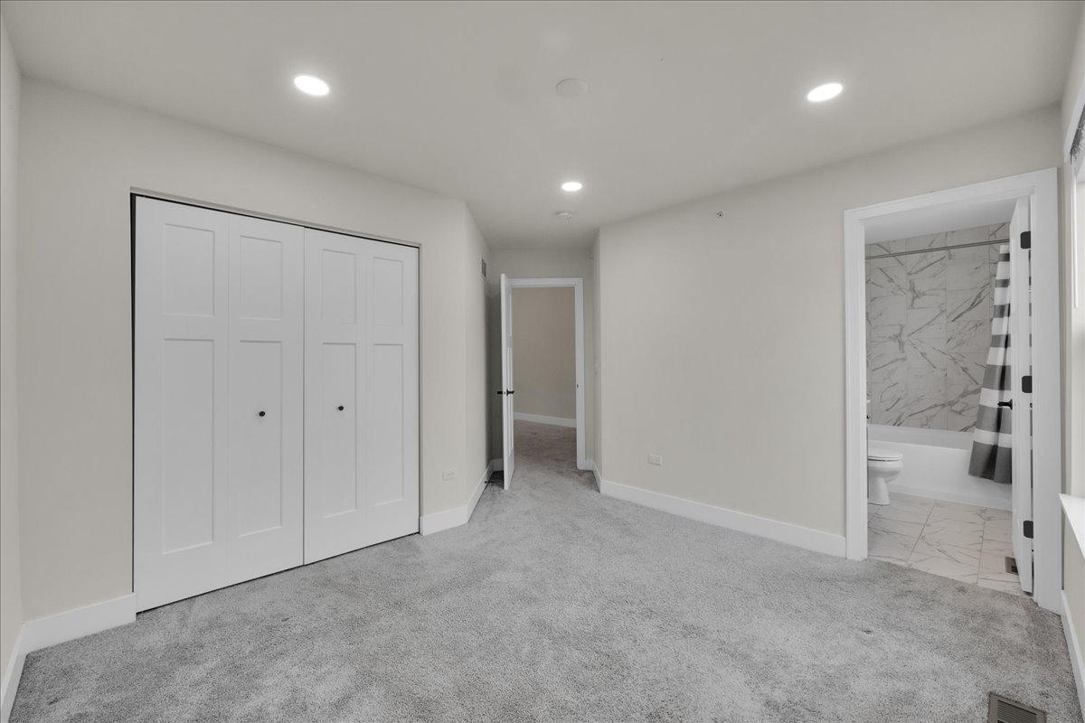 29w710 Cambridge Court, Warrenville, IL 60555
