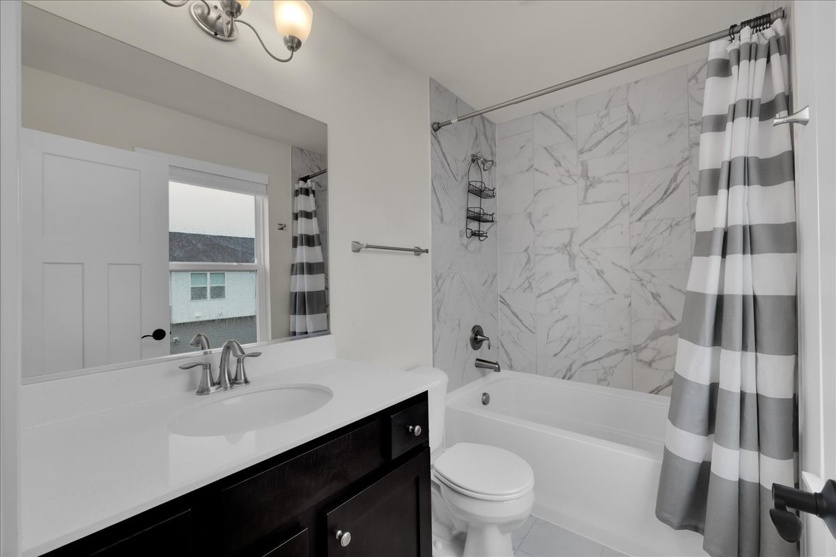 29w710 Cambridge Court, Warrenville, IL 60555
