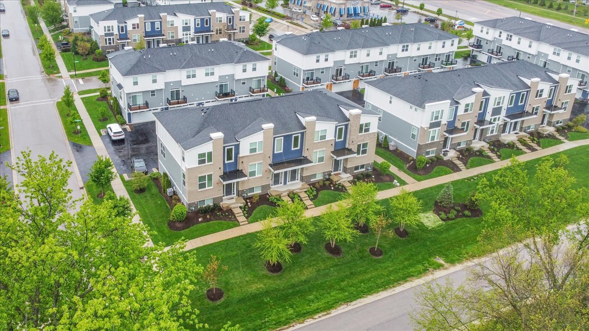 29w710 Cambridge Court, Warrenville, IL 60555