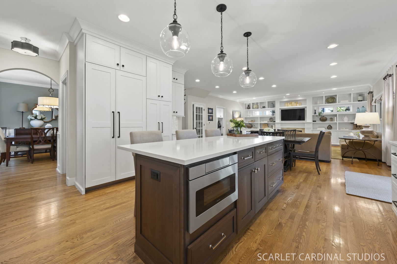 616 E Willow Avenue, Wheaton, IL 60187