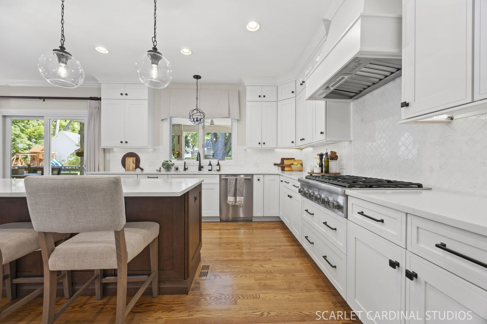 616 E Willow Avenue, Wheaton, IL 60187