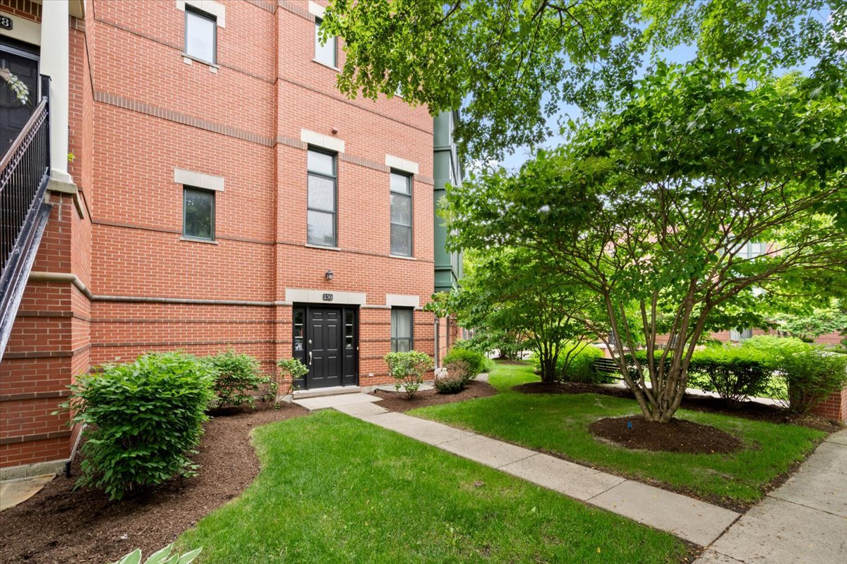 130 N Rose Street, Palatine, IL 60067