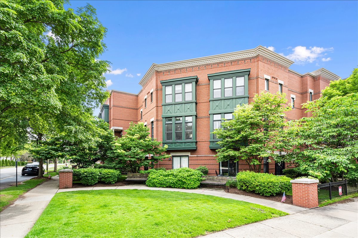 130 N Rose Street, Palatine, IL 60067