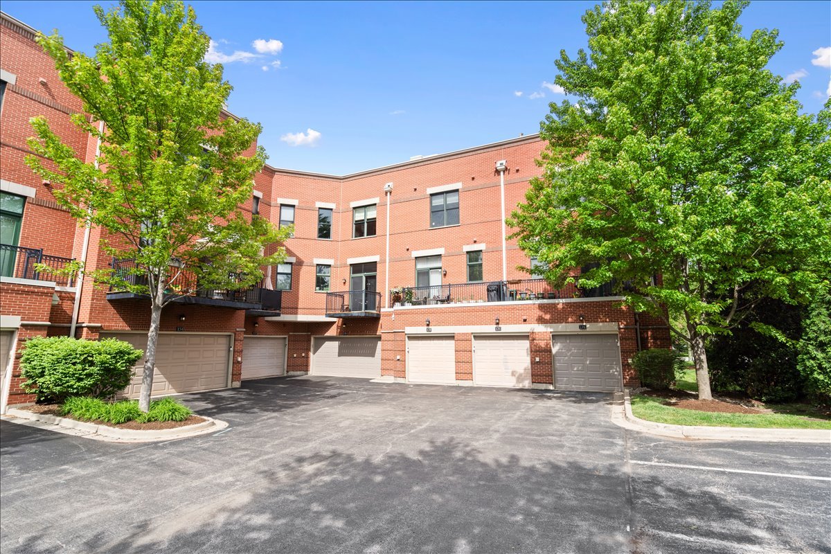 130 N Rose Street, Palatine, IL 60067