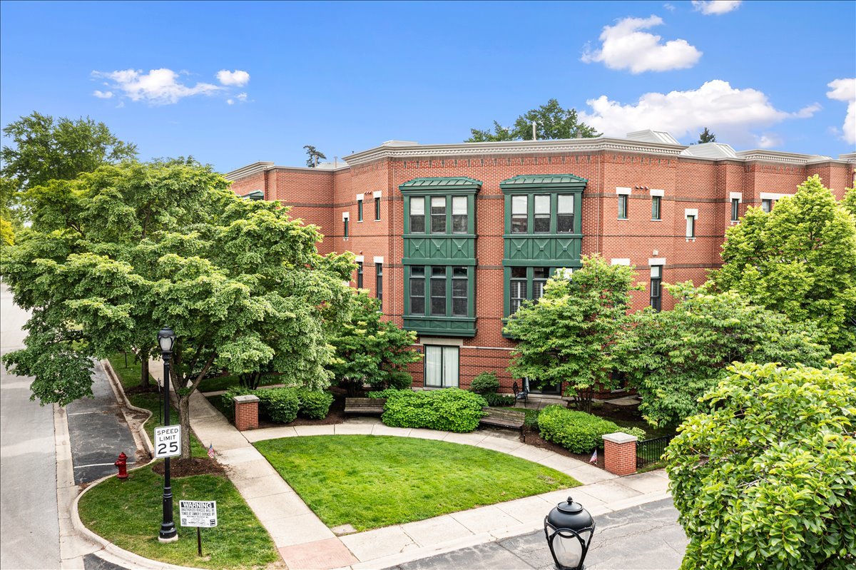 130 N Rose Street, Palatine, IL 60067