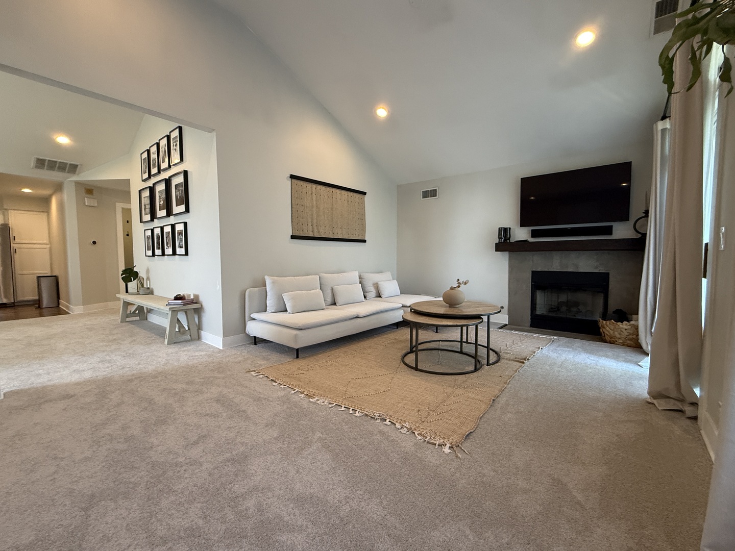 603 Stone Brook Court, Elk Grove Village, IL 60007