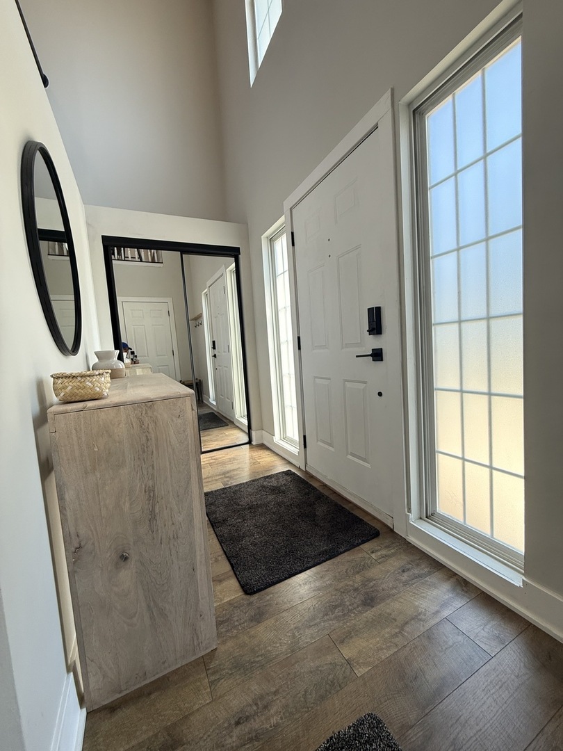 603 Stone Brook Court, Elk Grove Village, IL 60007