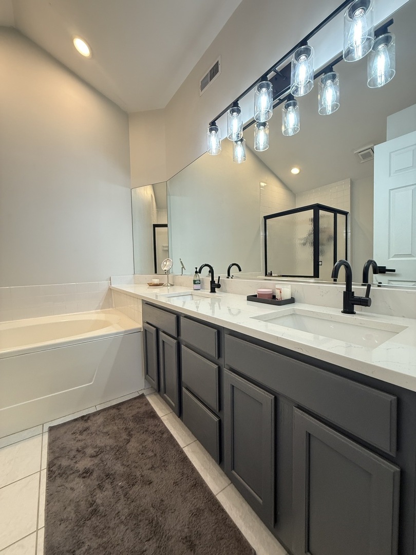 603 Stone Brook Court, Elk Grove Village, IL 60007