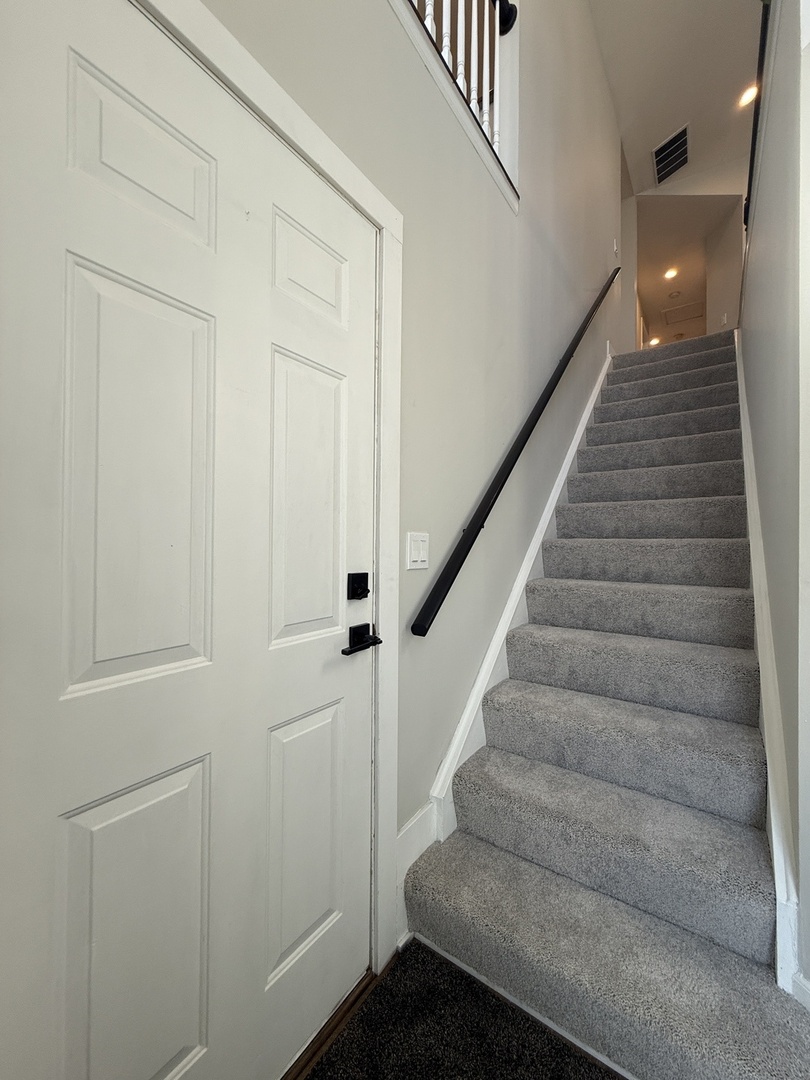 603 Stone Brook Court, Elk Grove Village, IL 60007