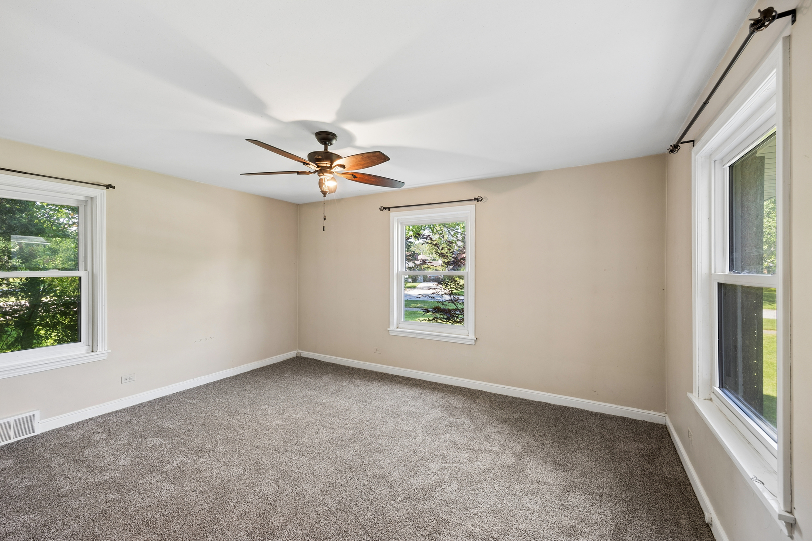 629 Dundee Avenue, Flossmoor, IL 60422