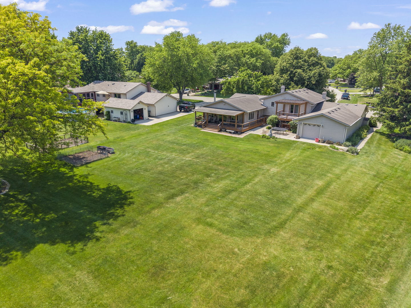11S699 Schillinger Drive, Naperville, IL 60564