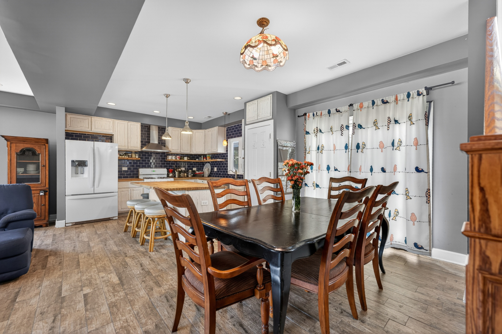402 S Ahrens Avenue, Lombard, IL 60148