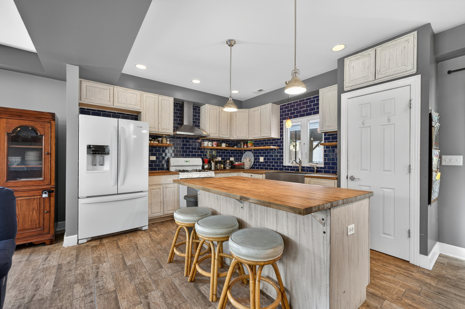 402 S Ahrens Avenue, Lombard, IL 60148