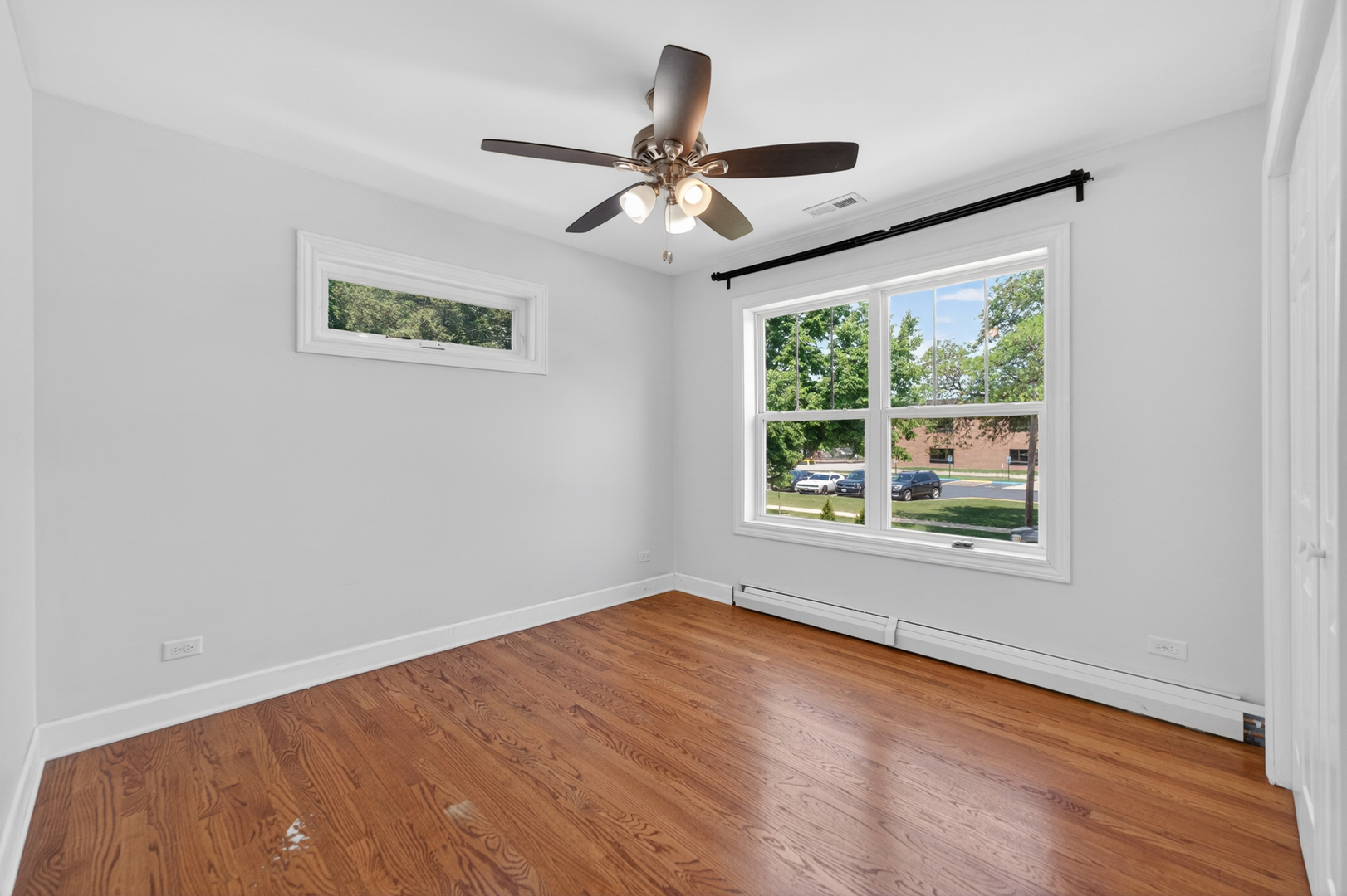 402 S Ahrens Avenue, Lombard, IL 60148