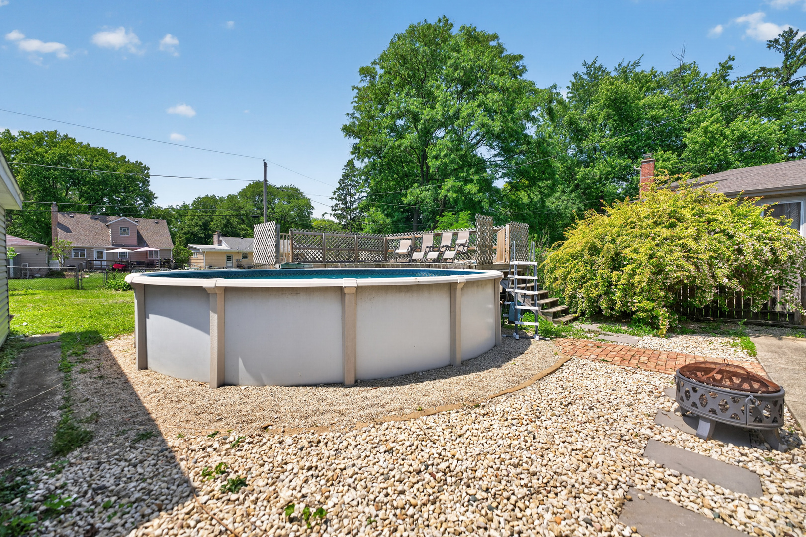 402 S Ahrens Avenue, Lombard, IL 60148