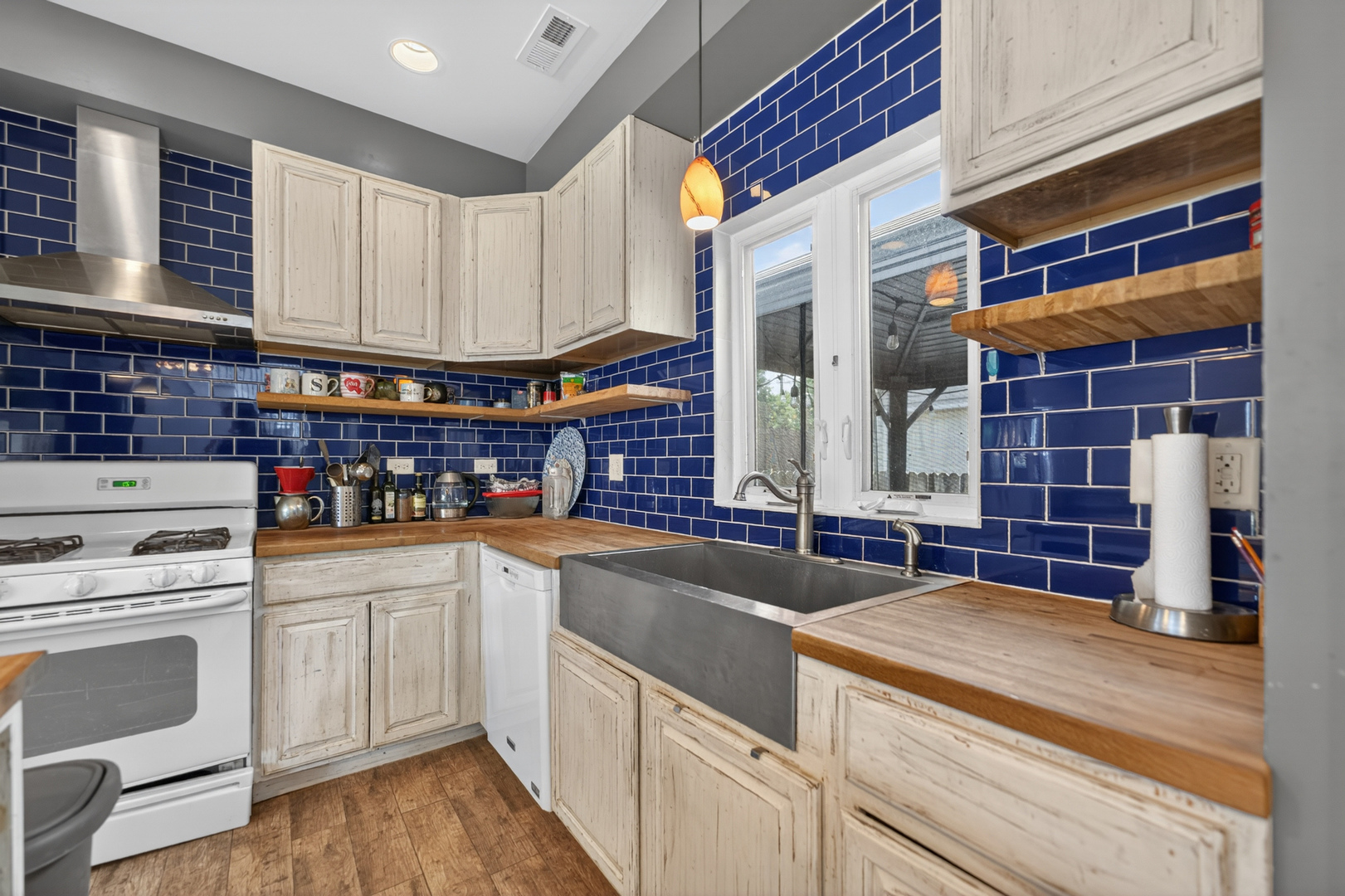 402 S Ahrens Avenue, Lombard, IL 60148