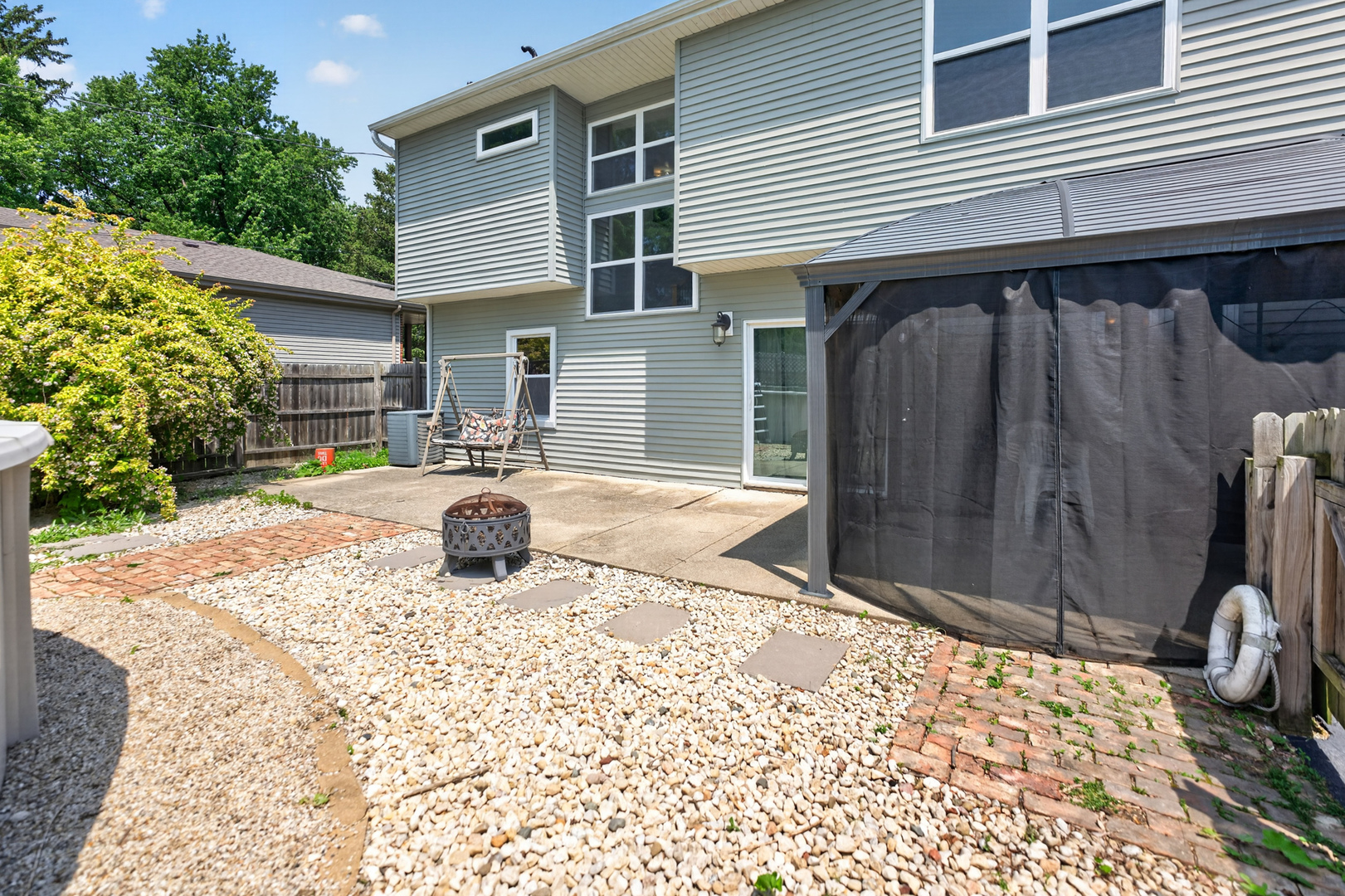 402 S Ahrens Avenue, Lombard, IL 60148