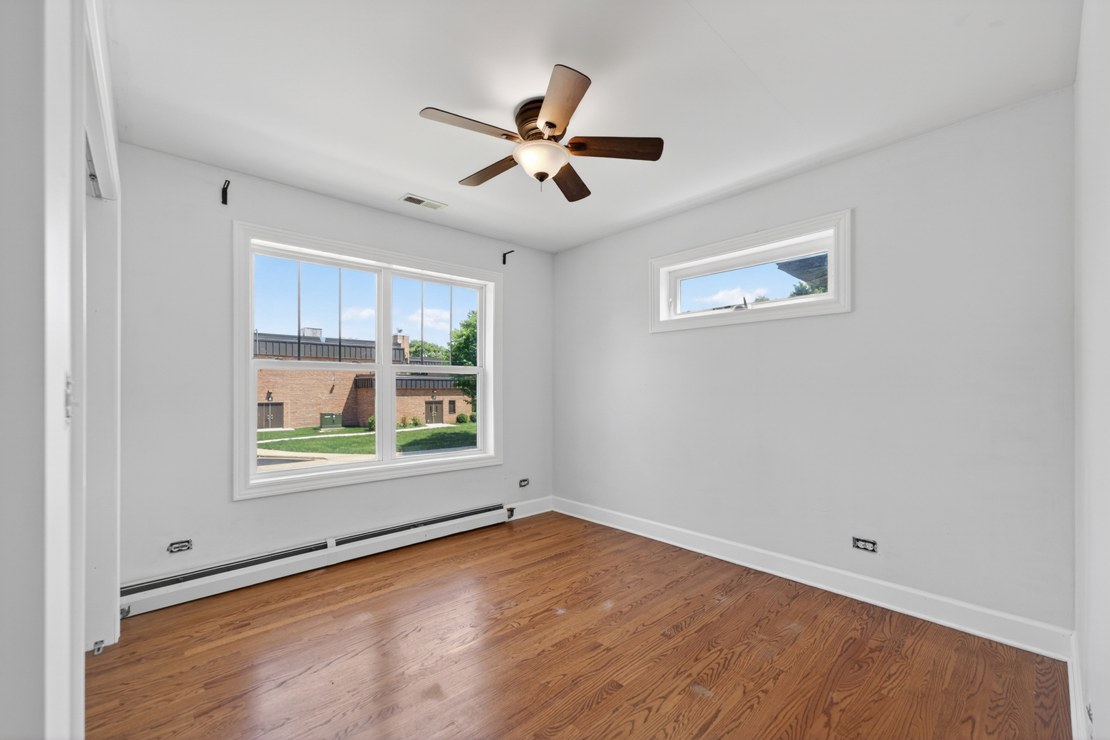 402 S Ahrens Avenue, Lombard, IL 60148
